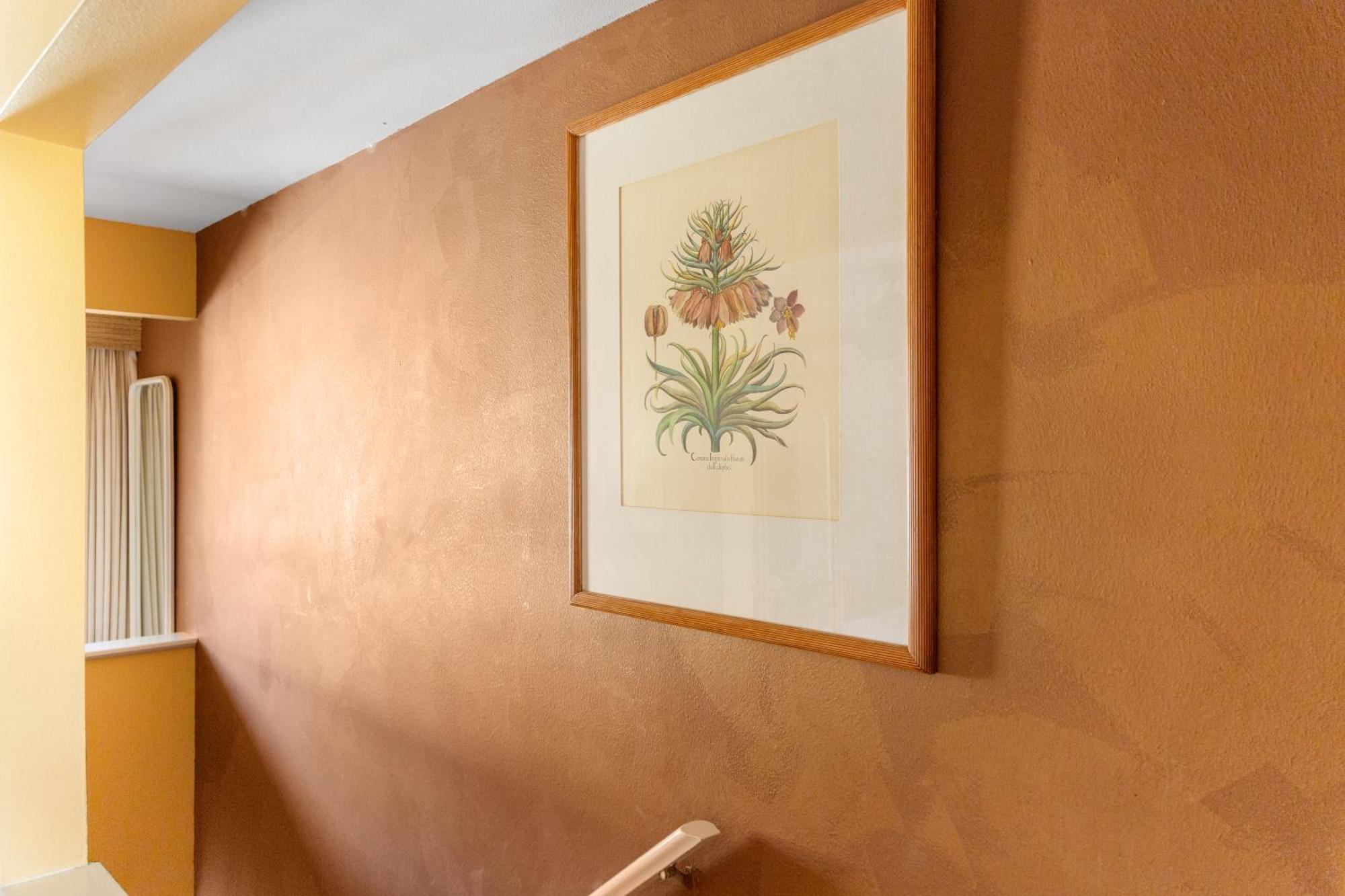 Bamboo Located Across From The Beach, 1 Bedroom Sleeps 4 Holiday home *
